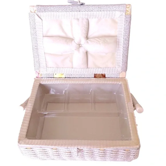 Vintage Sewing Basket - Picture 6 of 7